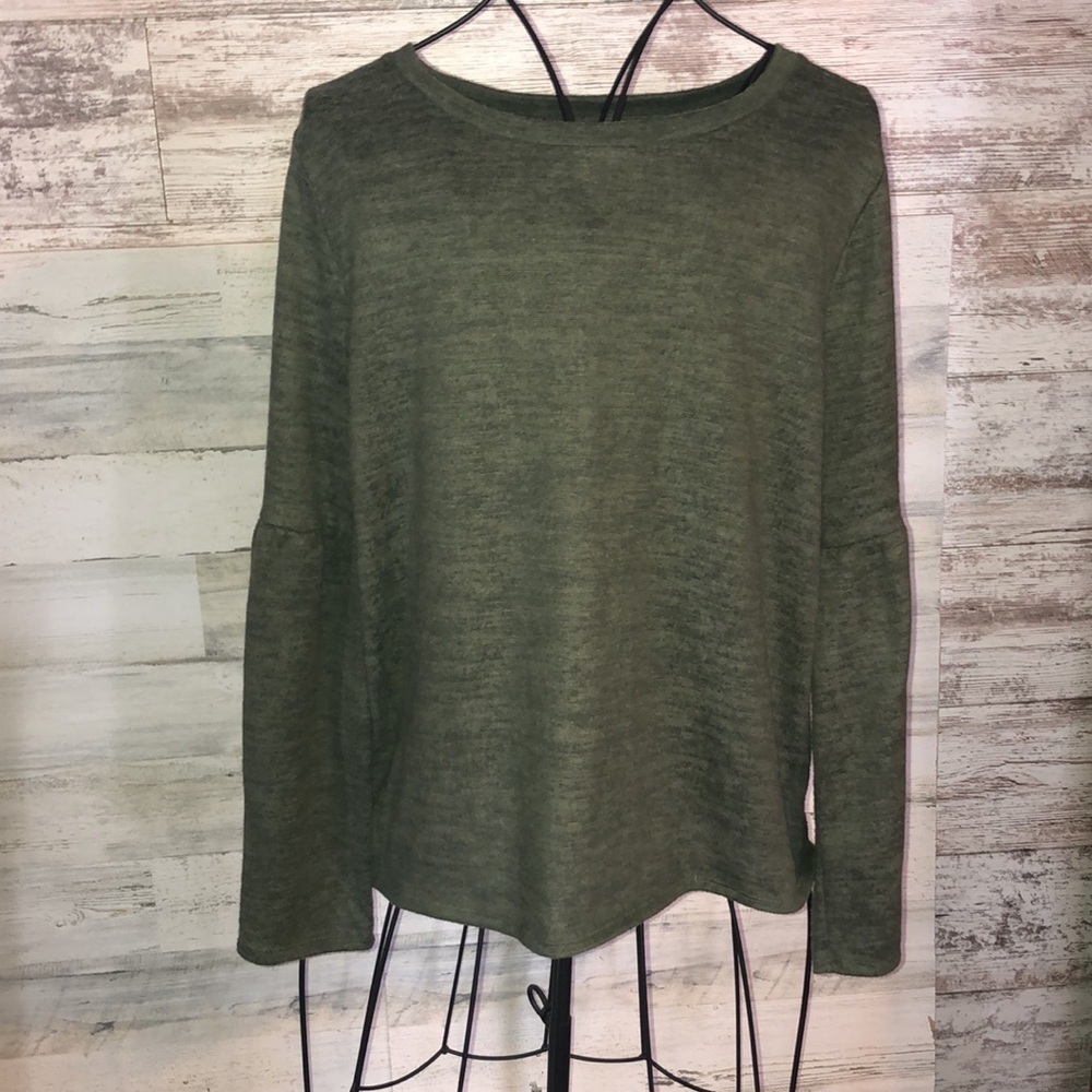 A.N.A green soft shirt bell sleeve olive green shirt sweater top size large​​